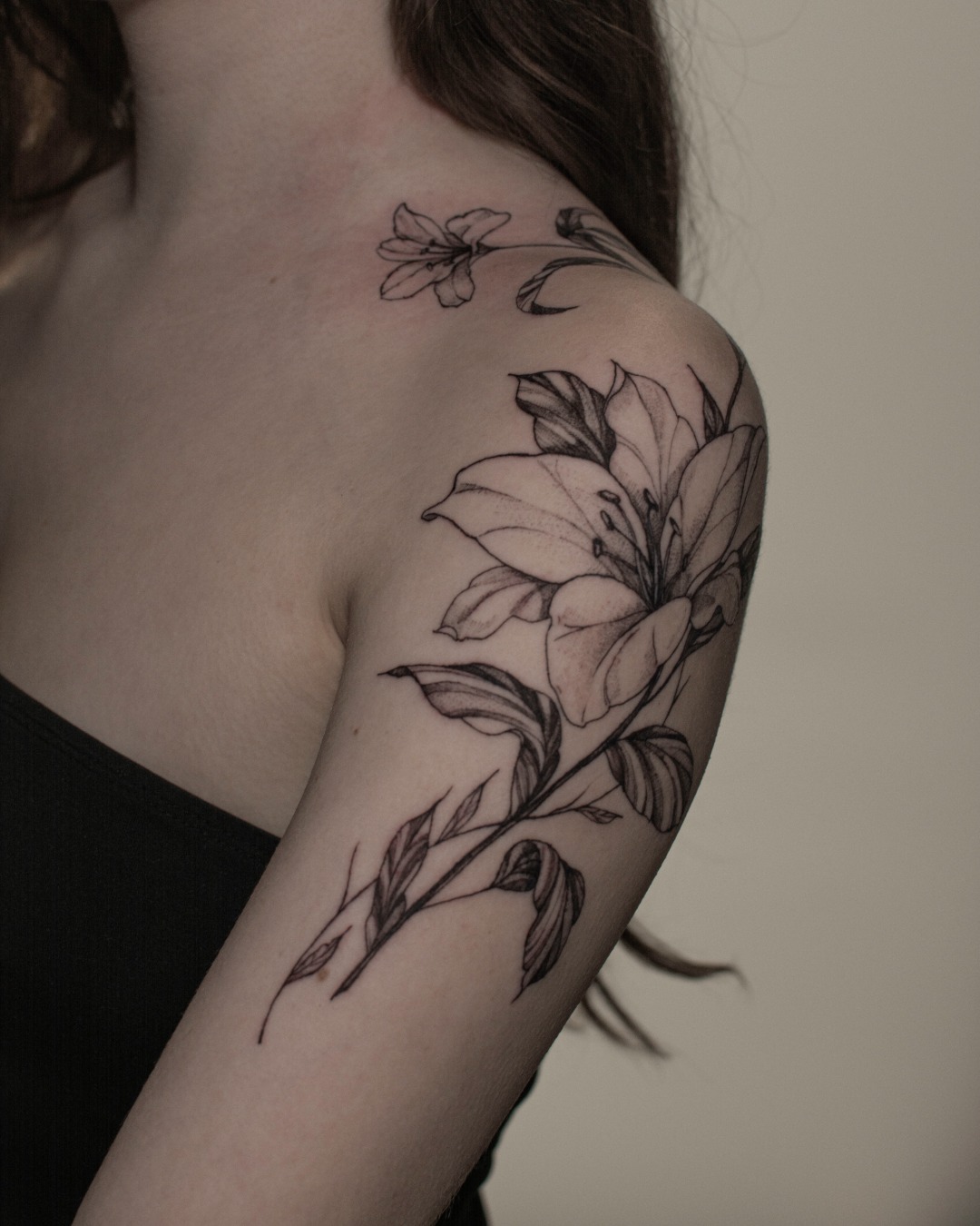 Blooming Lily Shoulder Sleeve