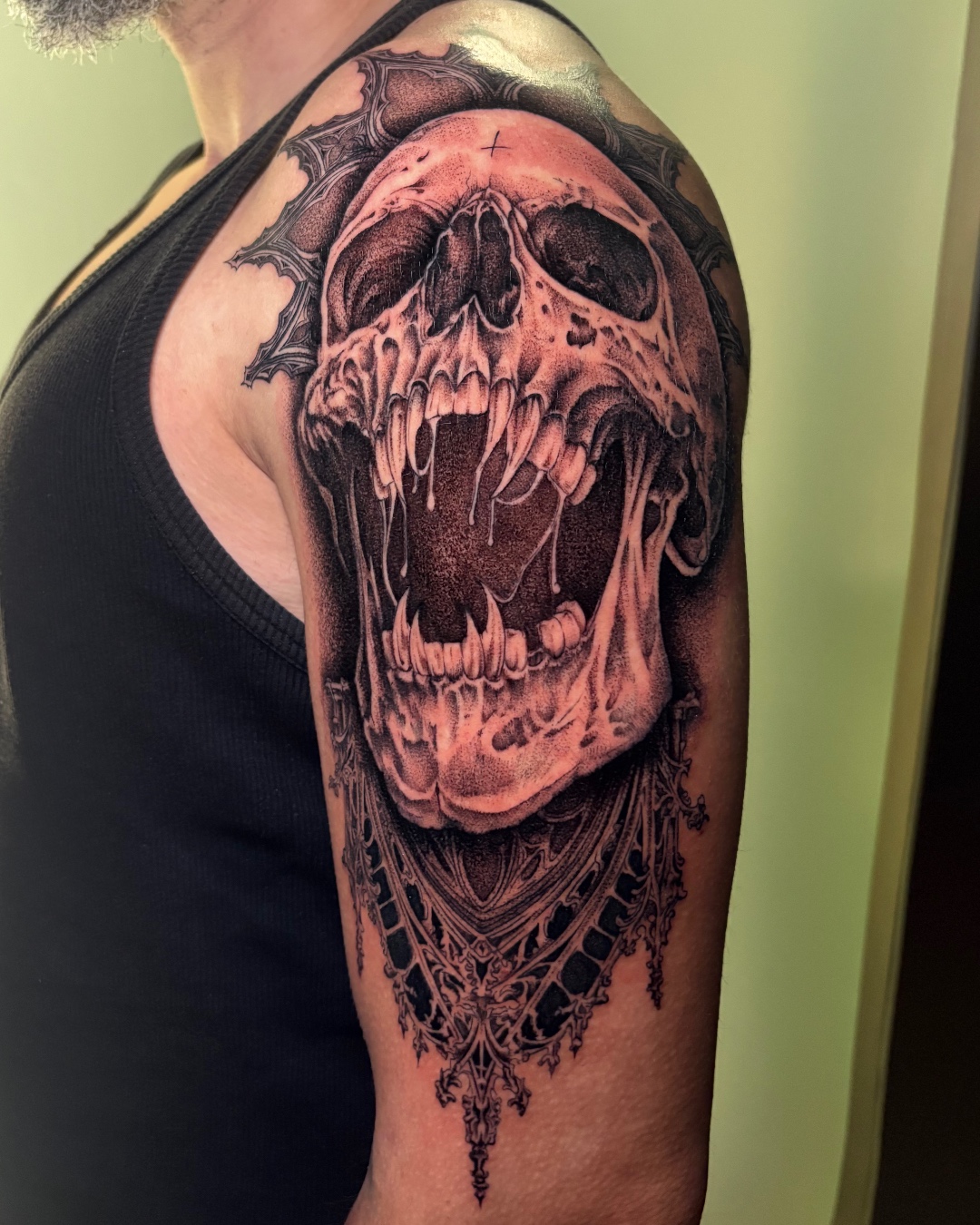 Screaming Skull Gothic Sleeve